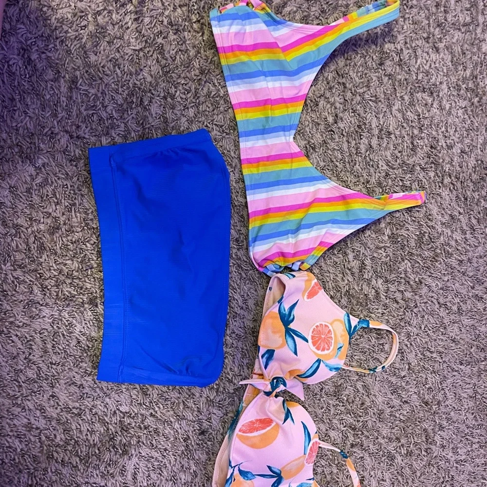 Bikini Tops - Picture 1 of 3